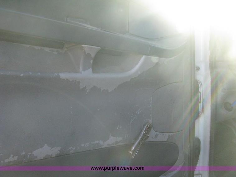 image for item B8257 2000 Freightliner Century Class semi truck