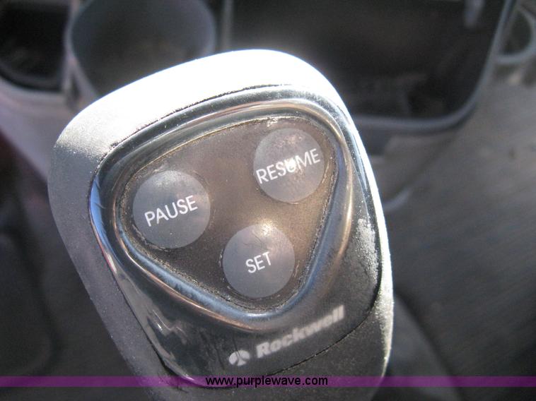 image for item B8257 2000 Freightliner Century Class semi truck