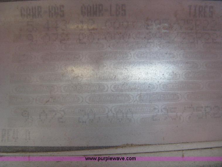 image for item B8257 2000 Freightliner Century Class semi truck