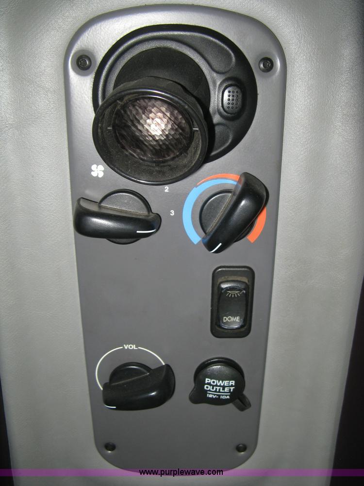 image for item B8257 2000 Freightliner Century Class semi truck