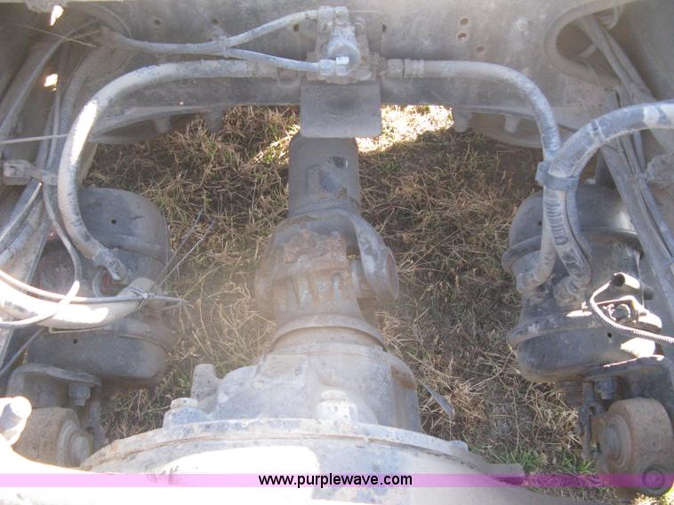 image for item B8257 2000 Freightliner Century Class semi truck