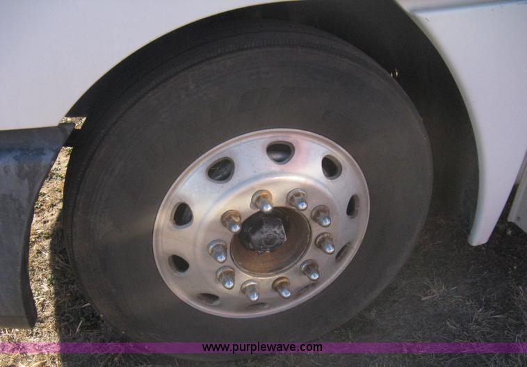 image for item B8257 2000 Freightliner Century Class semi truck