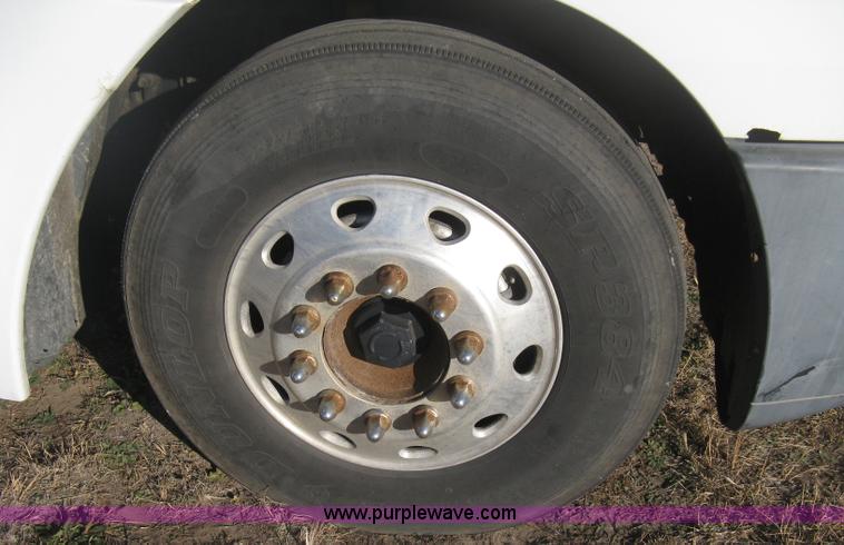 image for item B8257 2000 Freightliner Century Class semi truck