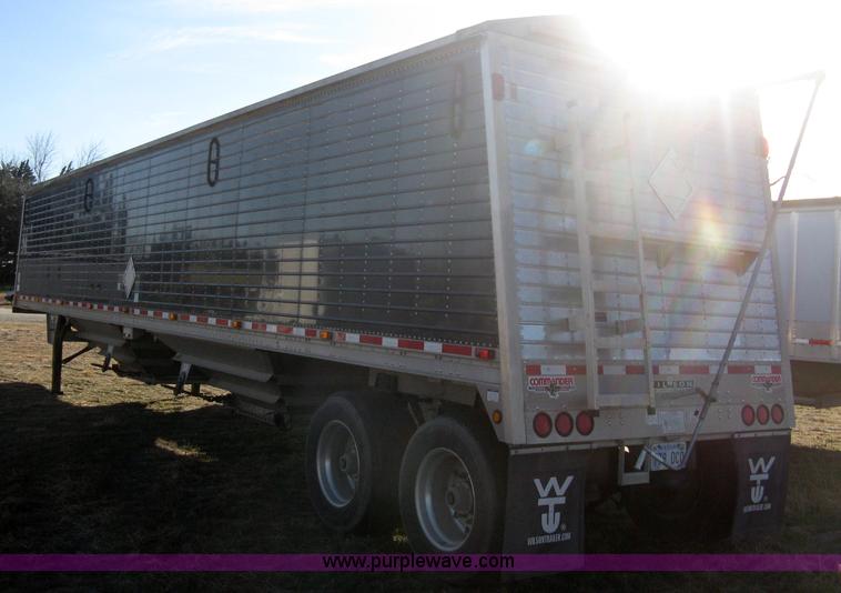 image for item B8258 2009 Wilson Commander hopper bottom trailer