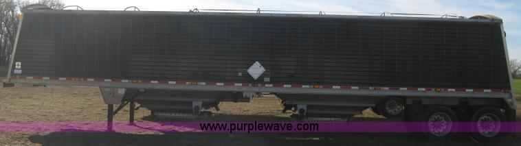 image for item B8258 2009 Wilson Commander hopper bottom trailer