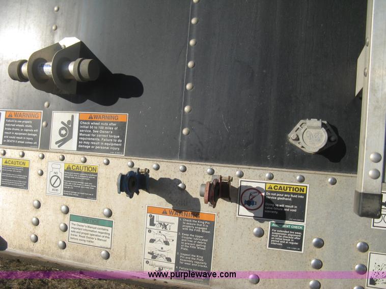 image for item B8258 2009 Wilson Commander hopper bottom trailer