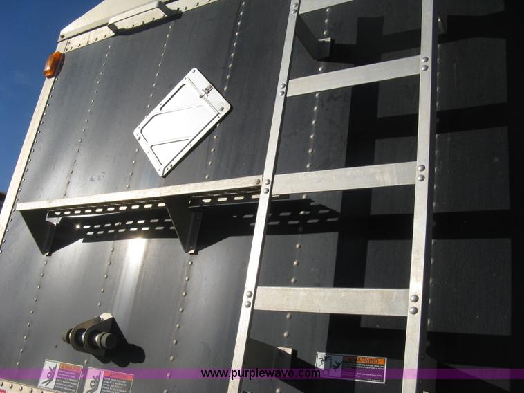 image for item B8258 2009 Wilson Commander hopper bottom trailer