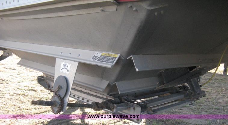 image for item B8258 2009 Wilson Commander hopper bottom trailer