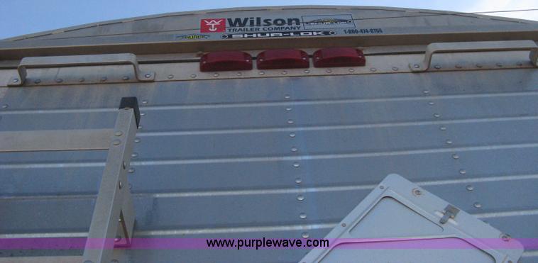 image for item B8258 2009 Wilson Commander hopper bottom trailer