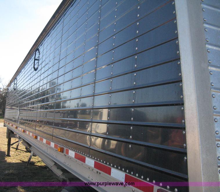 image for item B8258 2009 Wilson Commander hopper bottom trailer