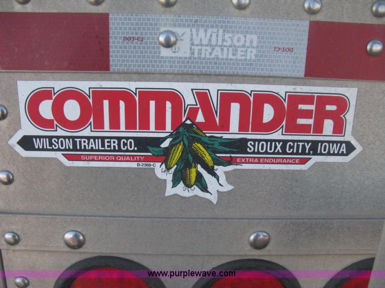 image for item B8258 2009 Wilson Commander hopper bottom trailer
