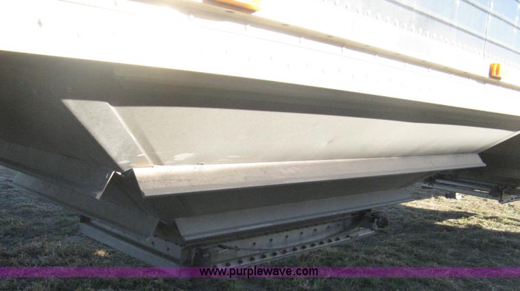 image for item B8258 2009 Wilson Commander hopper bottom trailer