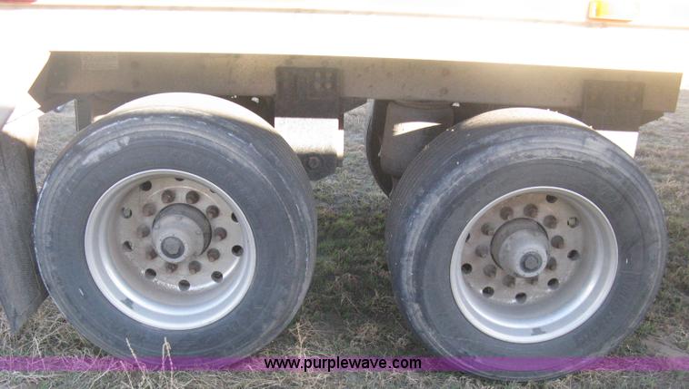 image for item B8258 2009 Wilson Commander hopper bottom trailer