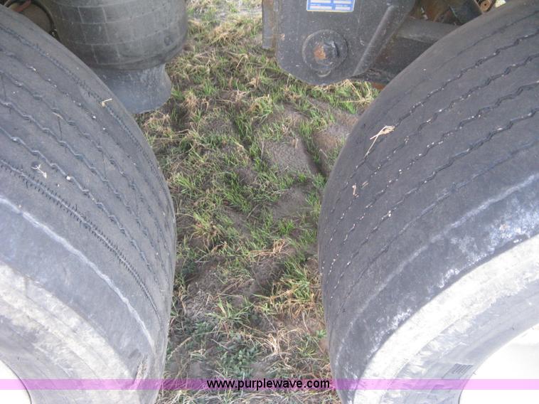 image for item B8258 2009 Wilson Commander hopper bottom trailer