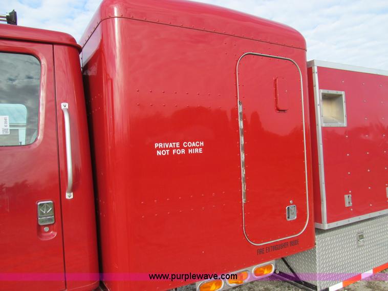 image for item E3541 1995 International Navistar 4700 semi truck