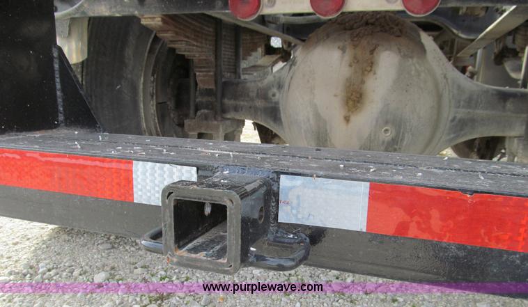 image for item E3541 1995 International Navistar 4700 semi truck