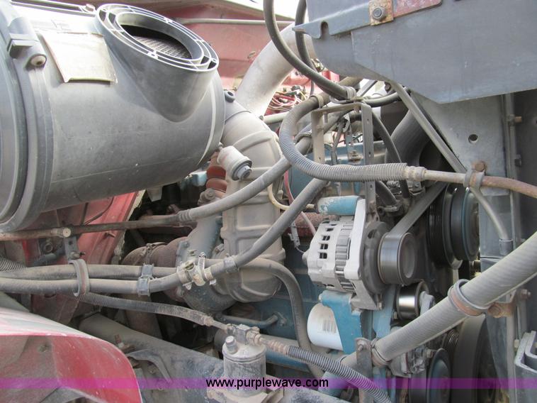 image for item E3541 1995 International Navistar 4700 semi truck