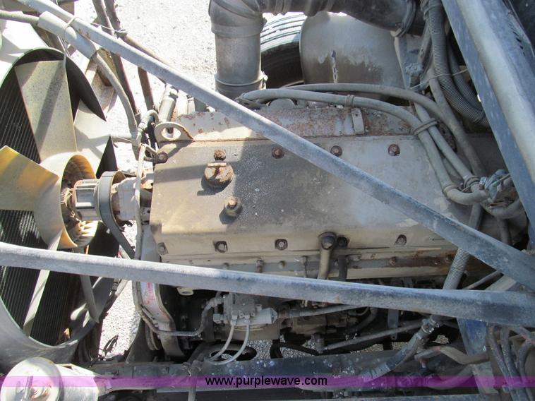 image for item E3546 1989 Freightliner FLC11264 semi truck