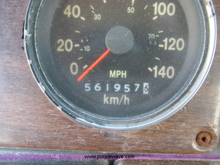 image for item E3546 1989 Freightliner FLC11264 semi truck