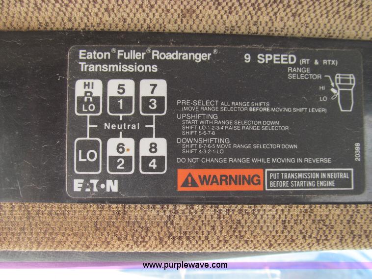 image for item E3546 1989 Freightliner FLC11264 semi truck