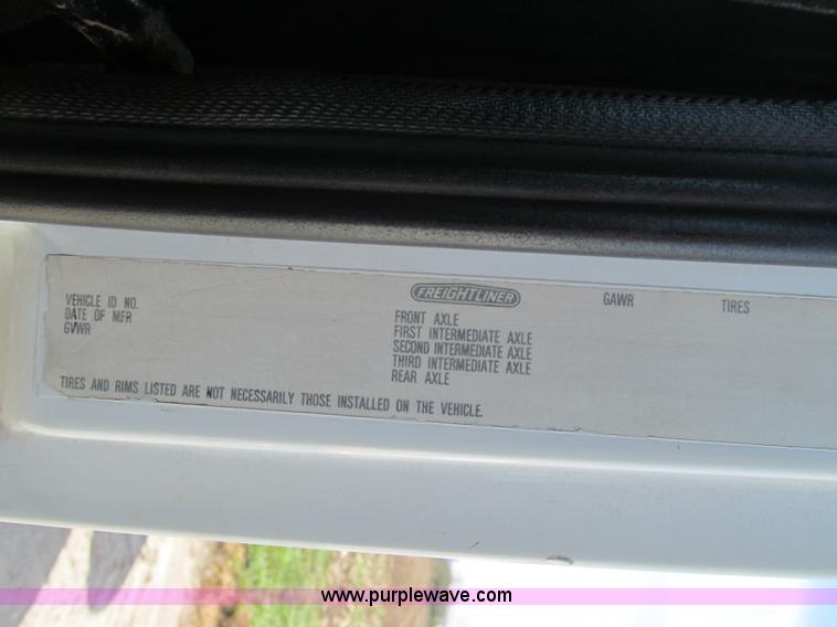 image for item E3546 1989 Freightliner FLC11264 semi truck