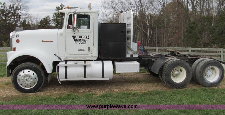 image for item E3548 1987 International Eagle F9730 semi truck