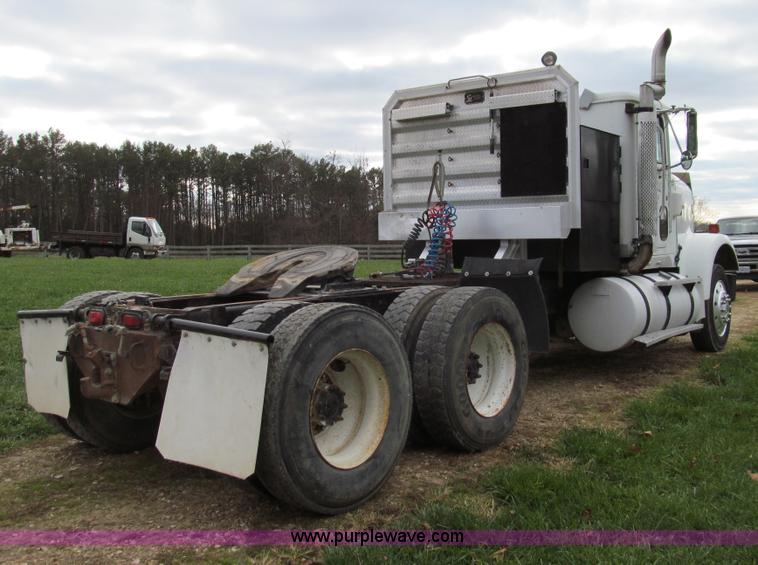 image for item E3548 1987 International Eagle F9730 semi truck