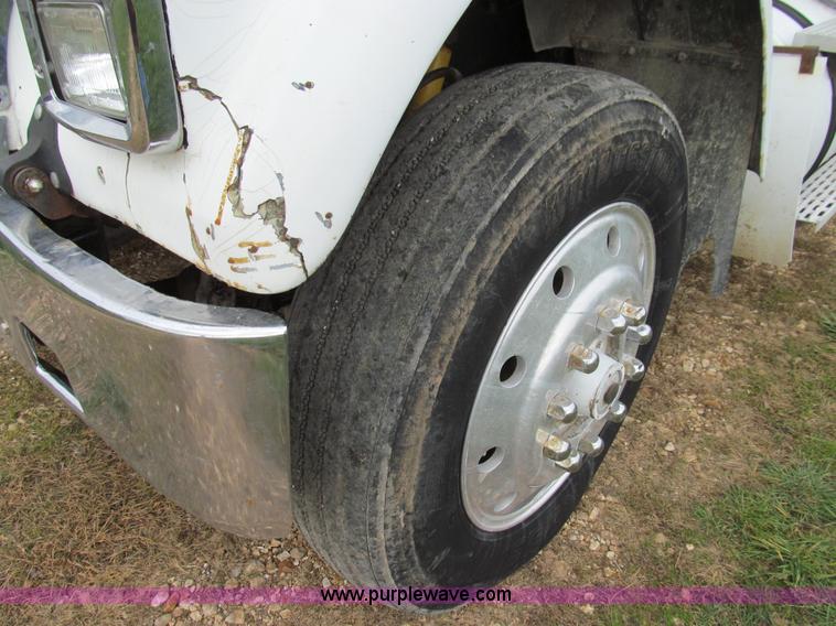 image for item E3548 1987 International Eagle F9730 semi truck