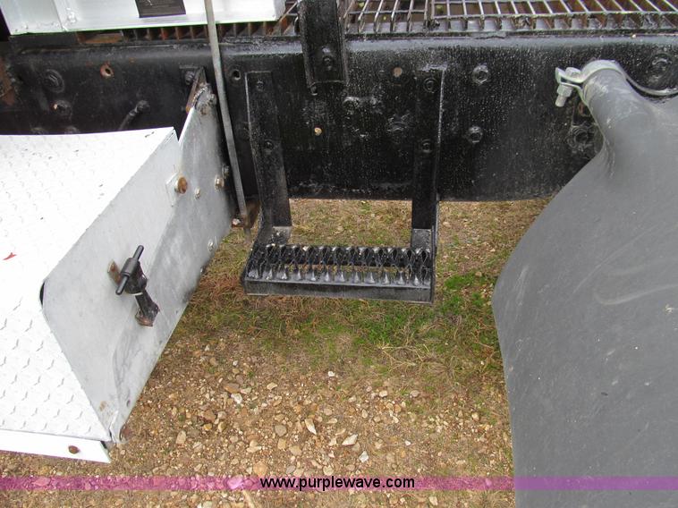 image for item E3548 1987 International Eagle F9730 semi truck