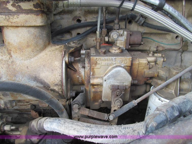 image for item E3548 1987 International Eagle F9730 semi truck