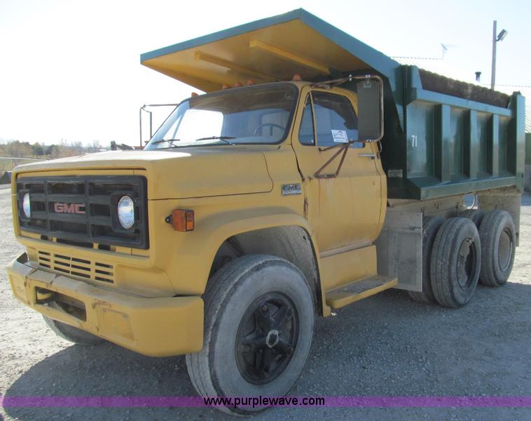image for item E3555 1976 GMC 6500 dump truck