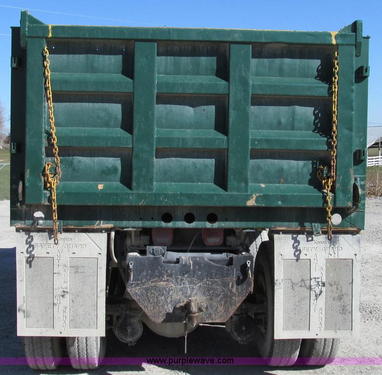 image for item E3555 1976 GMC 6500 dump truck