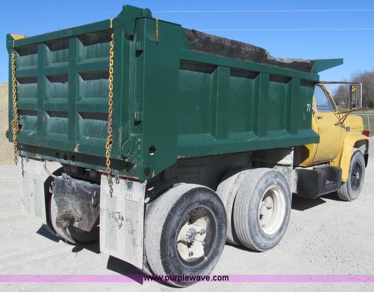 image for item E3555 1976 GMC 6500 dump truck