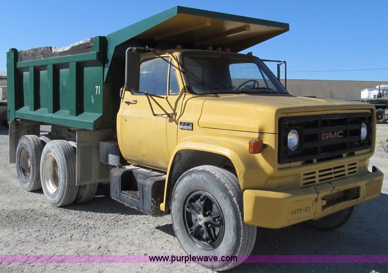image for item E3555 1976 GMC 6500 dump truck