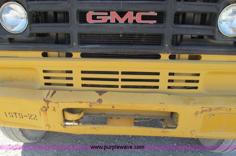 image for item E3555 1976 GMC 6500 dump truck