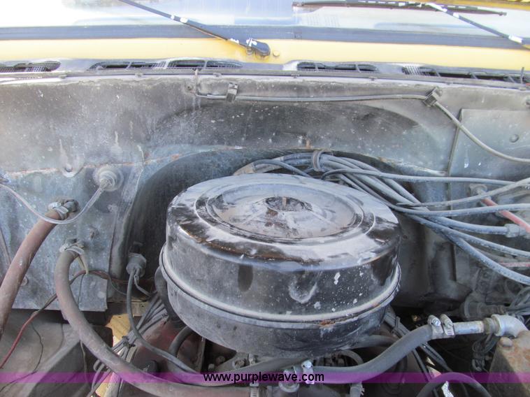 image for item E3555 1976 GMC 6500 dump truck