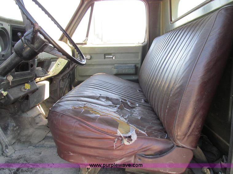 image for item E3555 1976 GMC 6500 dump truck