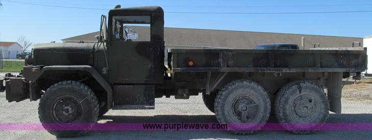 image for item E3556 1986 Am General truck