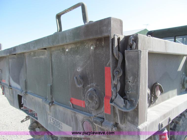 image for item E3556 1986 Am General truck