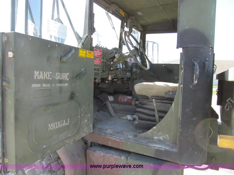 image for item E3556 1986 Am General truck