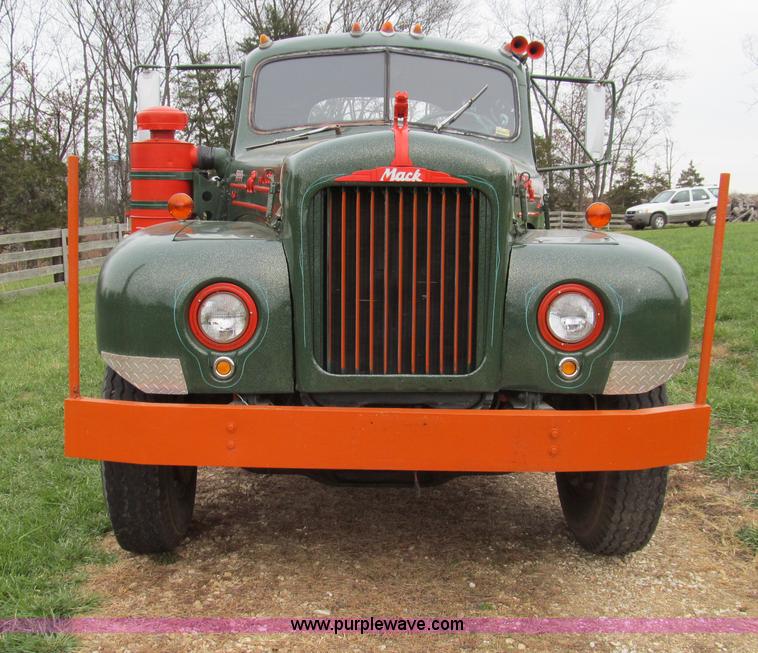 image for item E3571 1959 Mack B61 semi truck