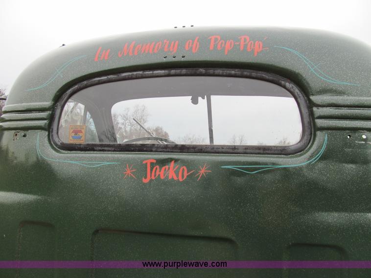 image for item E3571 1959 Mack B61 semi truck