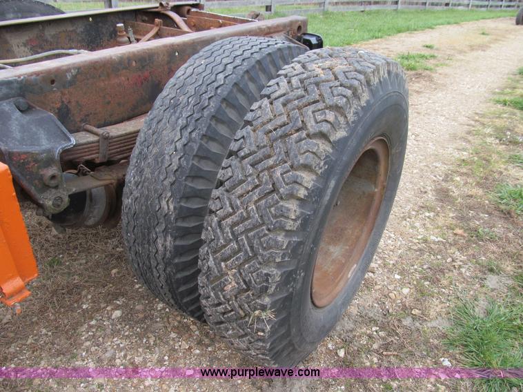 image for item E3571 1959 Mack B61 semi truck