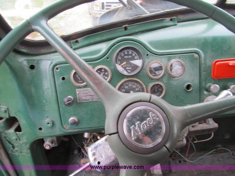 image for item E3571 1959 Mack B61 semi truck