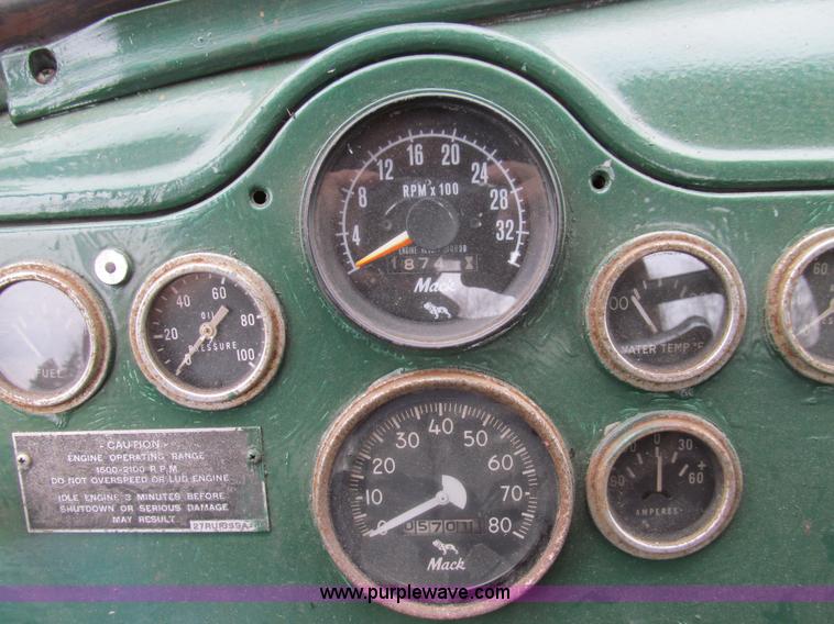 image for item E3571 1959 Mack B61 semi truck