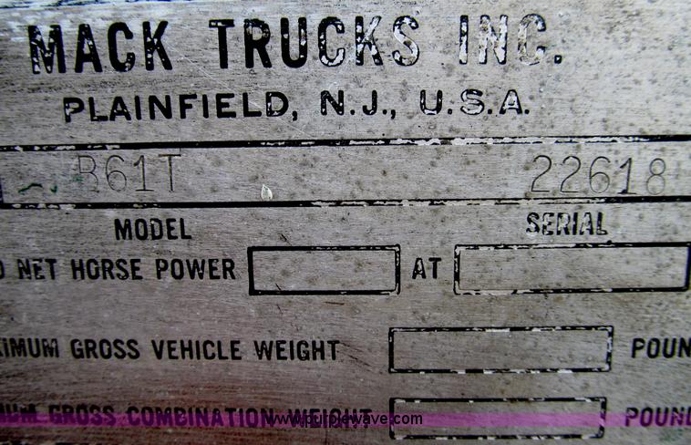 image for item E3571 1959 Mack B61 semi truck