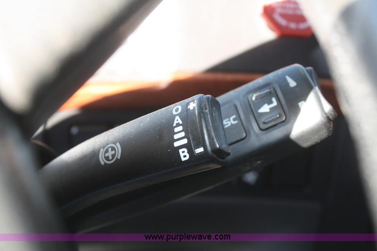 image for item F2721 2009 Volvo VNL64T 670 semi truck