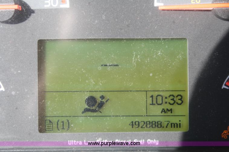 image for item F2721 2009 Volvo VNL64T 670 semi truck