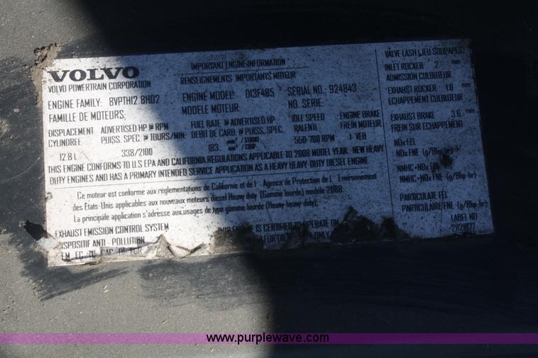 image for item F2721 2009 Volvo VNL64T 670 semi truck