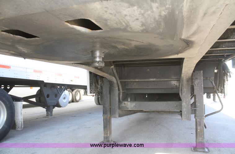 image for item F2890 2011 Transcraft DTL-2100 drop deck trailer